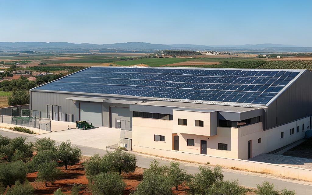 Instalación de placas solares sobre la planta de fabricación de D.C. Labranza Andaluza S.L. en Bollullos de la Mitación